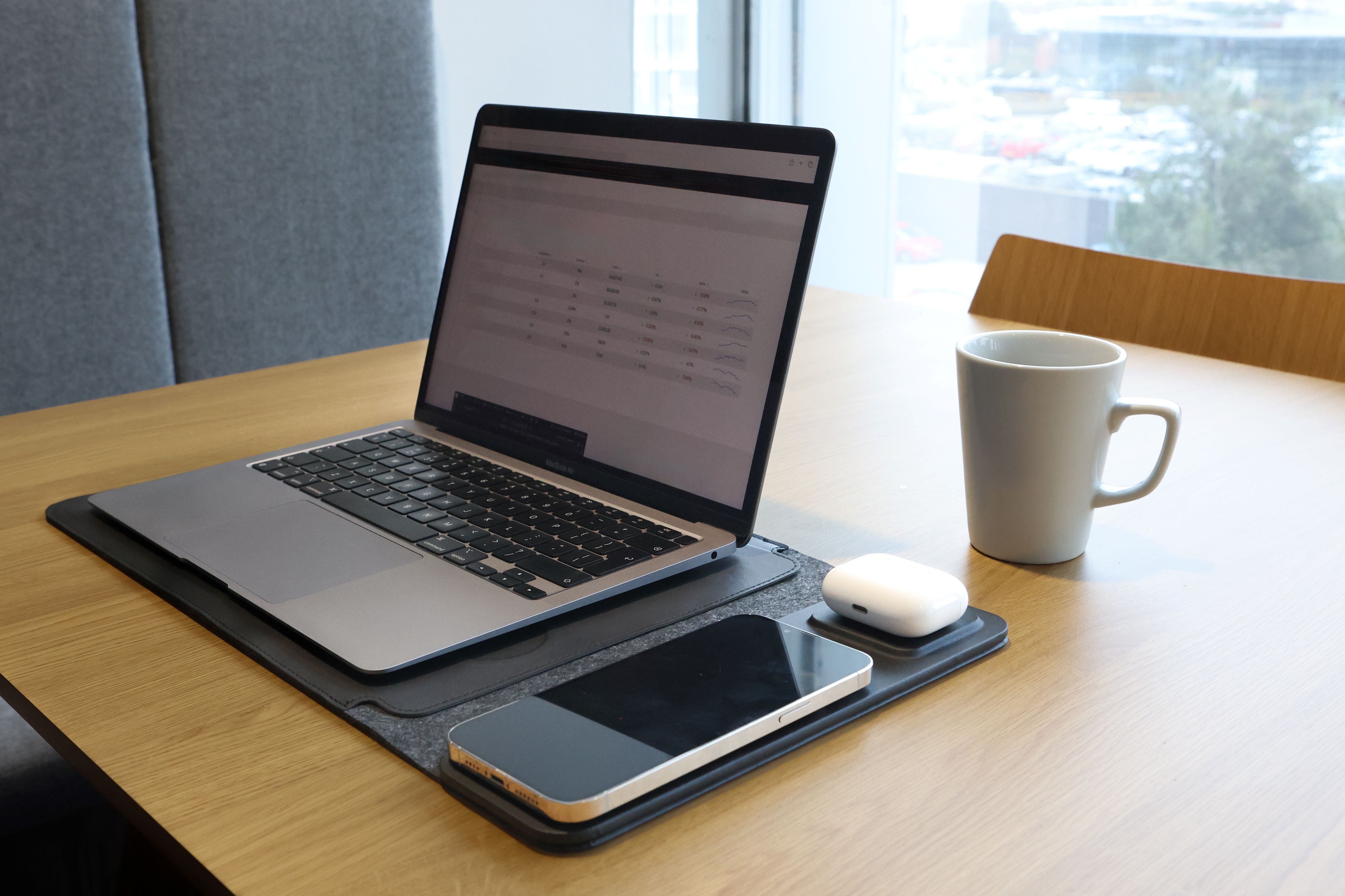 Magnetic 4-in-1 Laptop Sleeve